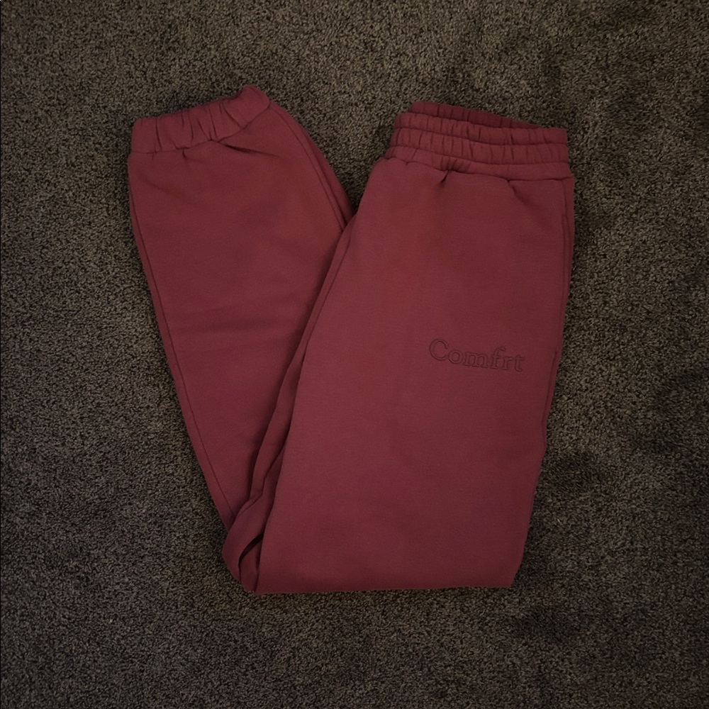 Comfort Clothing Minimalist Hoodie & Sweatpants - Picture 3 of 3